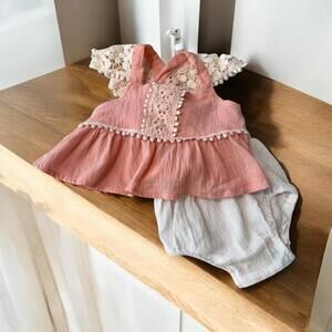Baby Girl 0-3 Months Two-Piece Outfit with Pink Top and White Bloomers